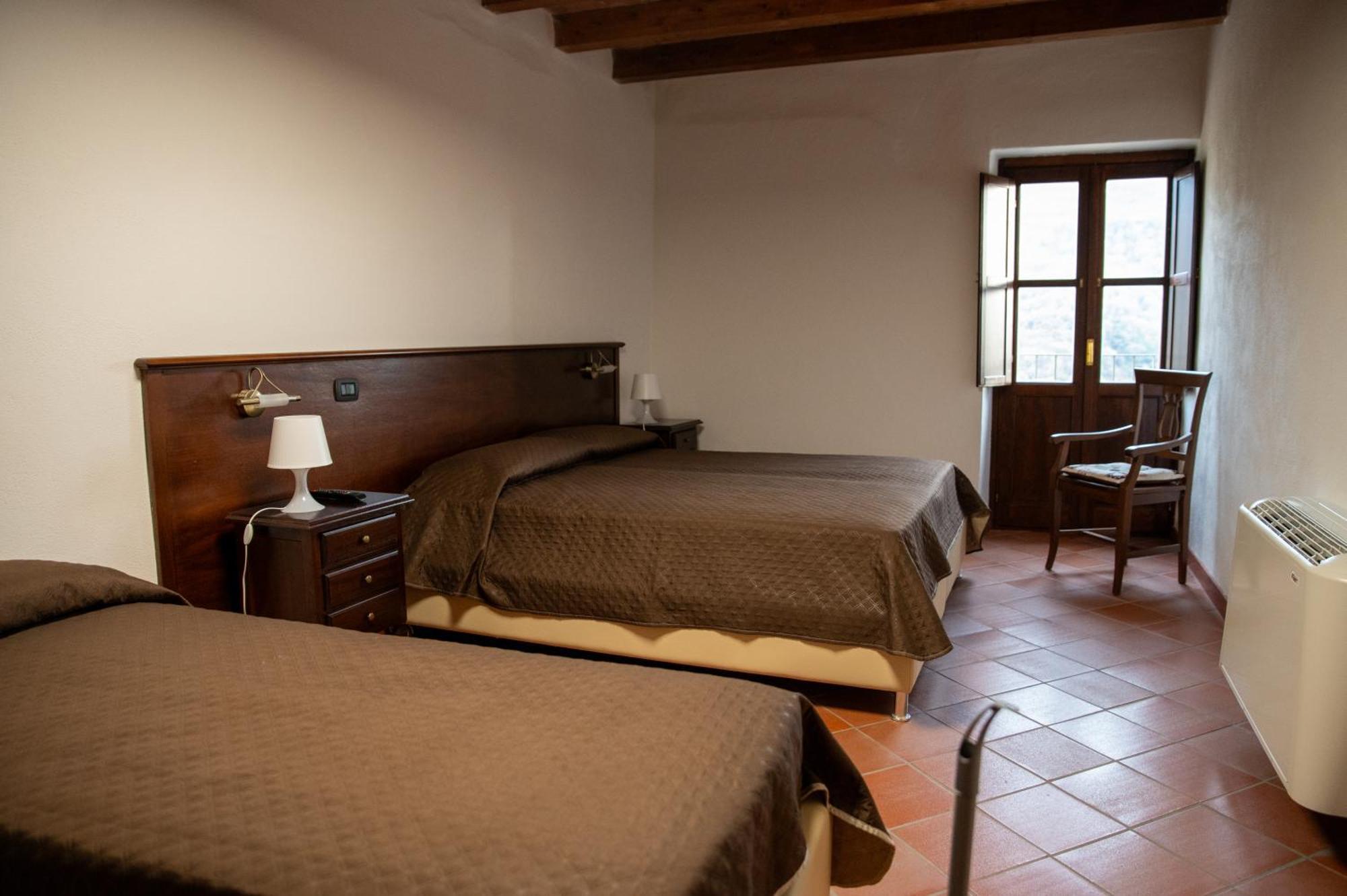 Dimora Del Borgo Affittacamere Санджинето Экстерьер фото